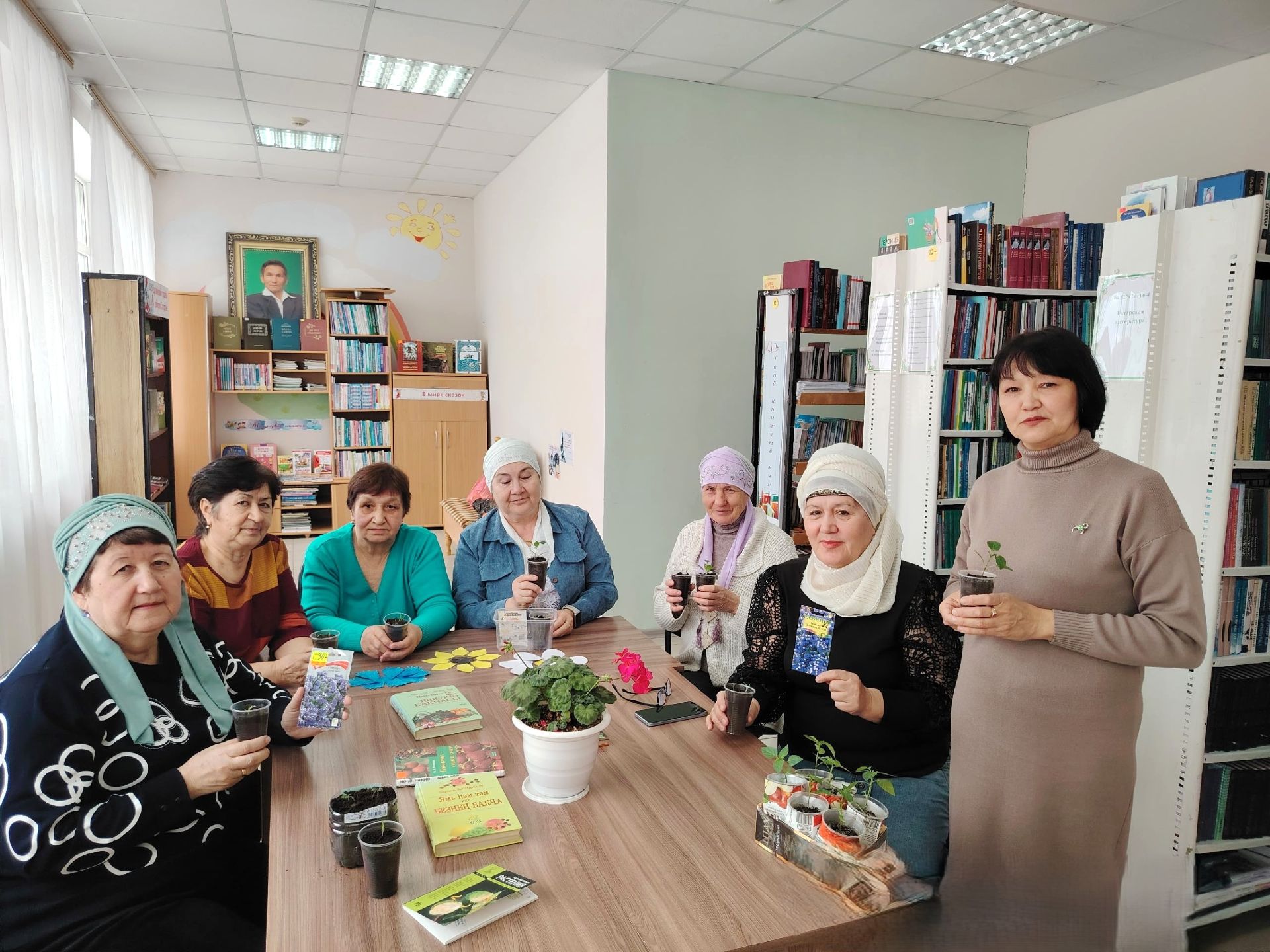 Секреты урожайного огорода: в Кзыл‑Ярской библиотеке прошёл час полезной информации