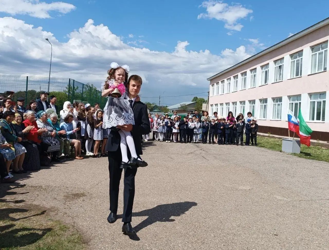 Скоро в бавлинских школах прозвенит последний звонок