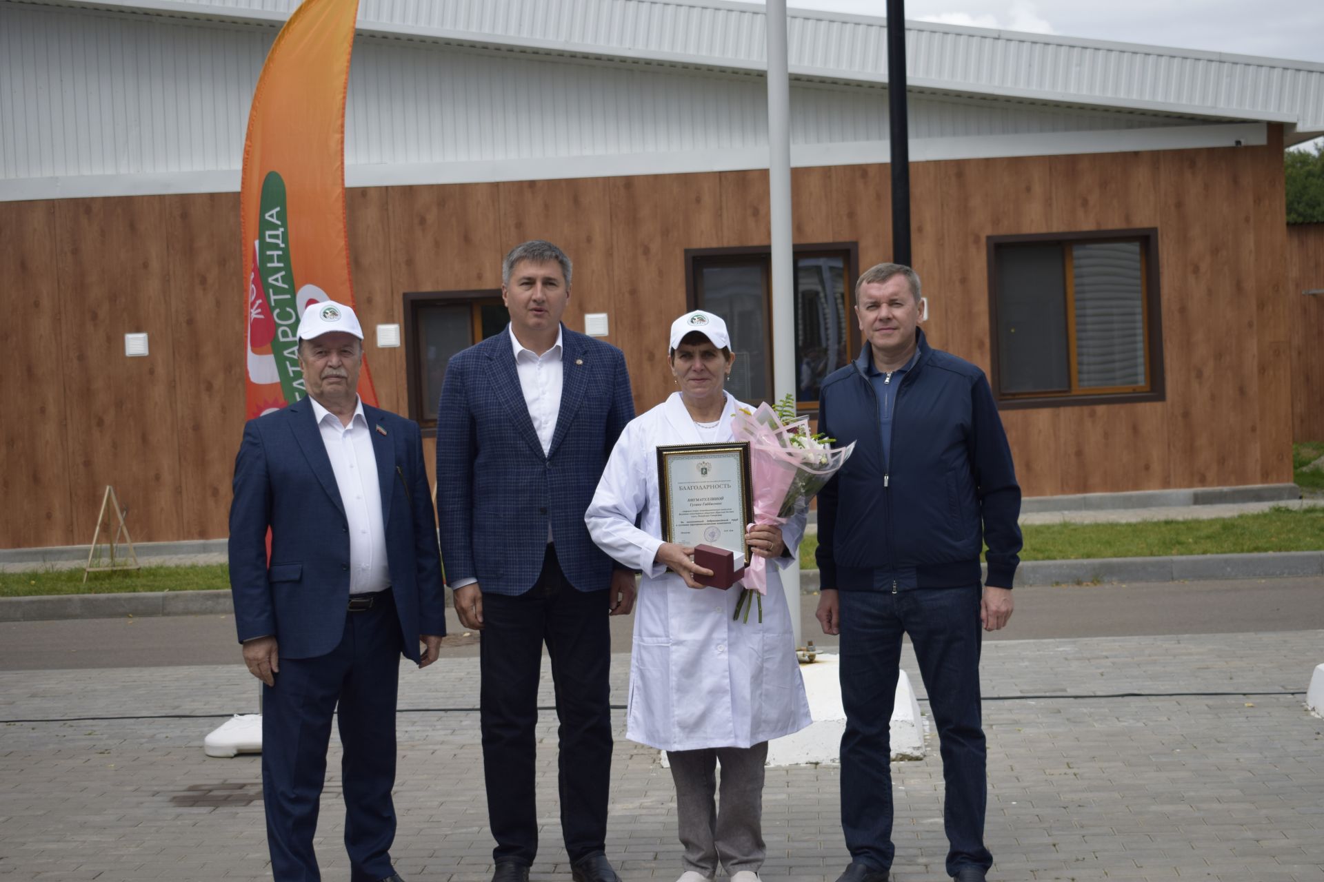 Баулы районында машина белән сыер саву операторларының  бәйгесе узды