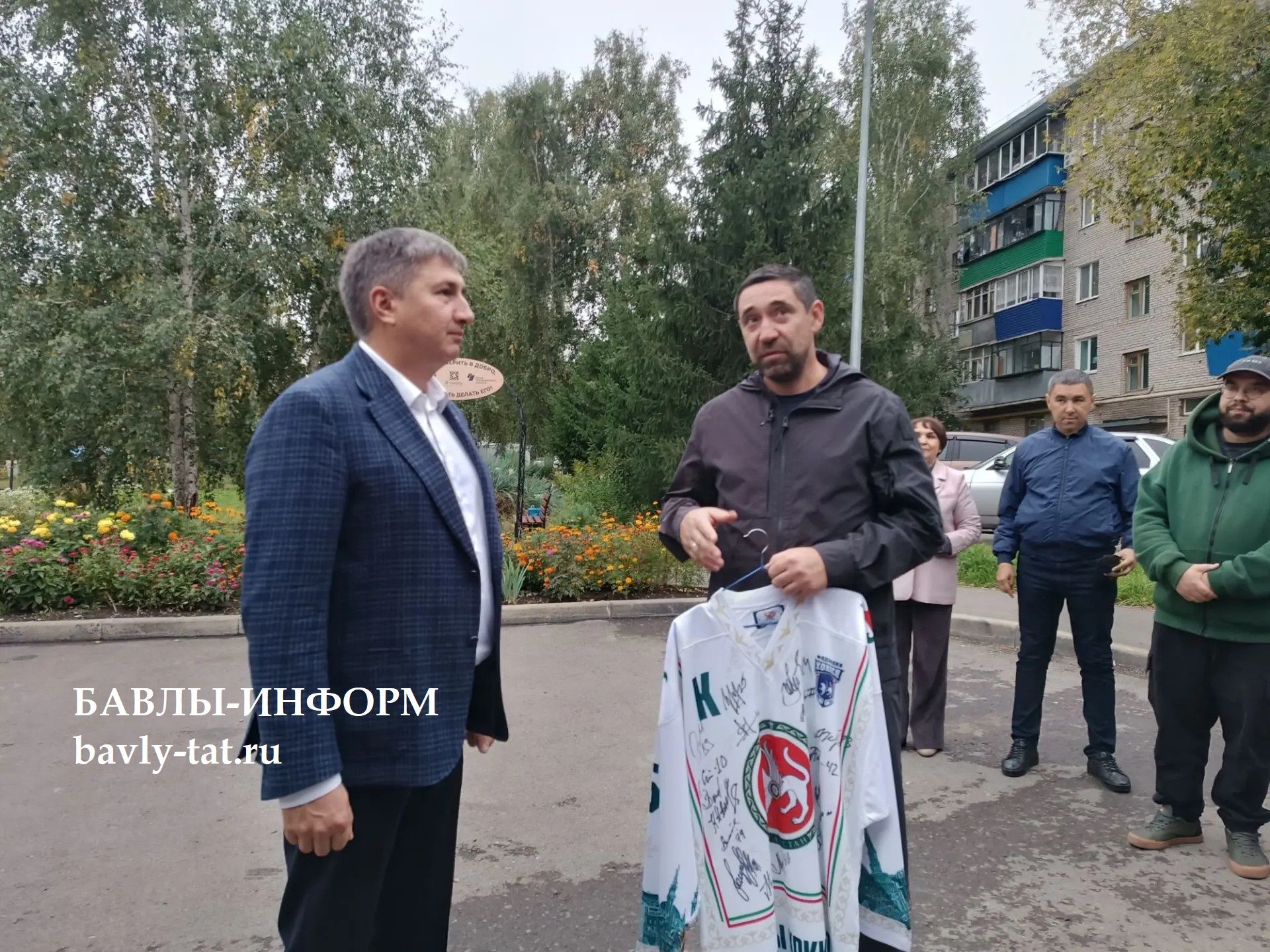 Бавлы встретили хоккейных легенд