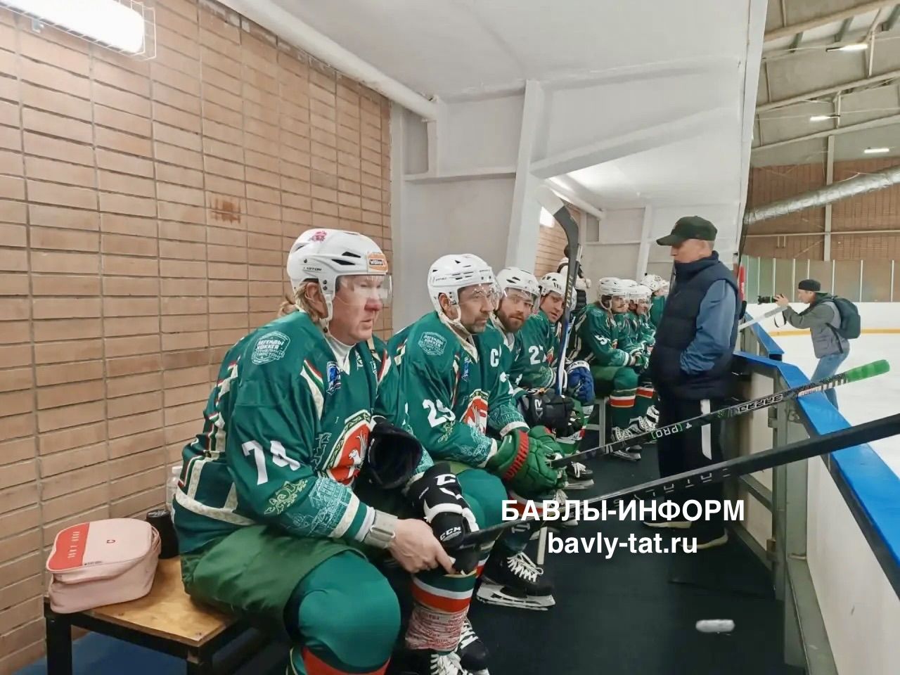 Ветераны «Ак Барса» сыграли со сборной Бавлинского района