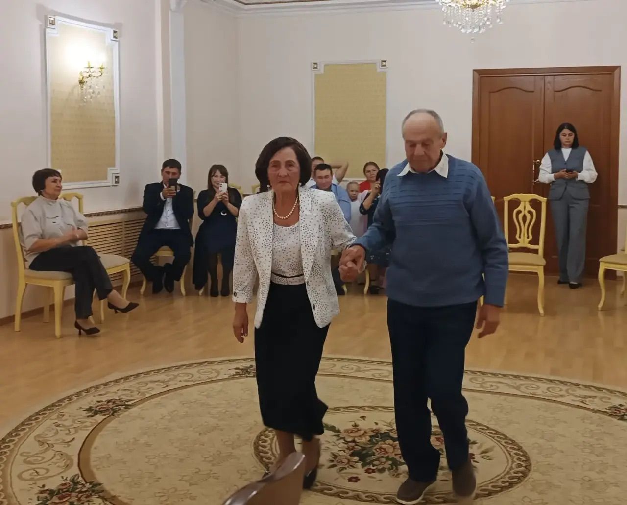 Бавлинская чета Тагировых отметила 50-летие семейной жизни