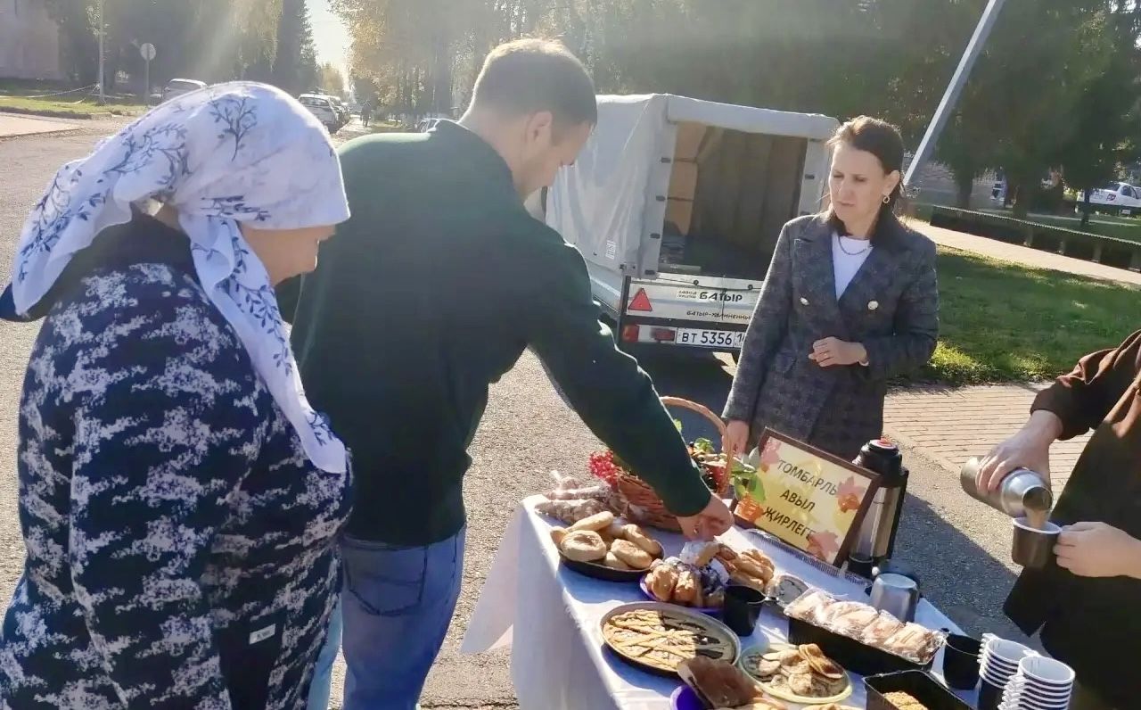 Ярмарка ко Дню пожилых людей прошла на центральной площади Бавлов