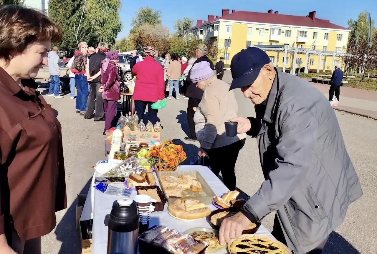 Ярмарка ко Дню пожилых людей прошла на центральной площади Бавлов