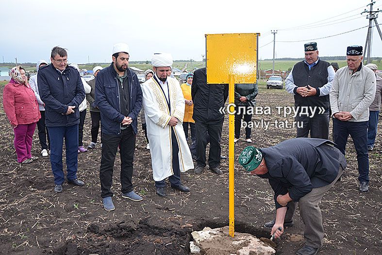 В селе Васькино-Туйралы заложен первый камень новой мечети