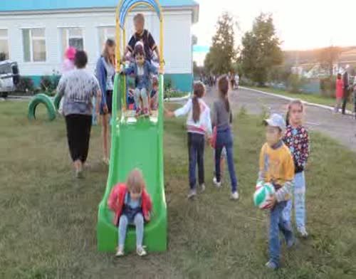 В сёлах Бавлинского района появились детские площадки