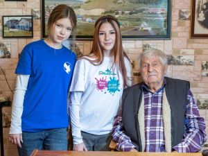 Волонтёры Победы навестили ветеранов Великой Отечественной войны в Бавлах