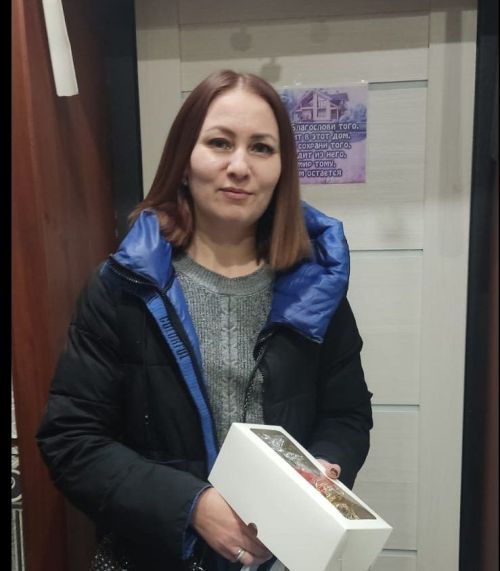 Новогодние подарки: жительница Бавлов отправила мягкие игрушки бойцам СВО