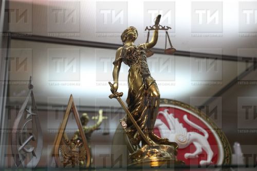 Двое бугульминцев избили приятеля и выбросили его в окно
