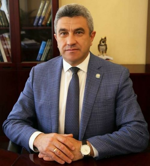 Министр образования и науки РТ поздравил учителей с профессиональным праздником
