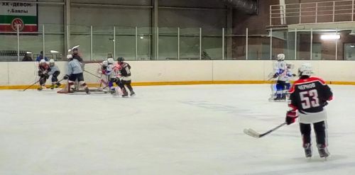 Домашний матч для бавлинских хоккеистов завершился победой