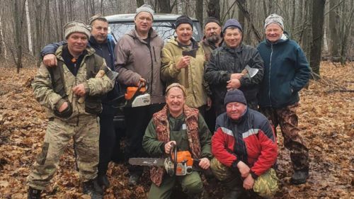 В Бавлах сотрудники Госкомитета РТ по биоресурсам расчищают лесные тропинки для диких животных