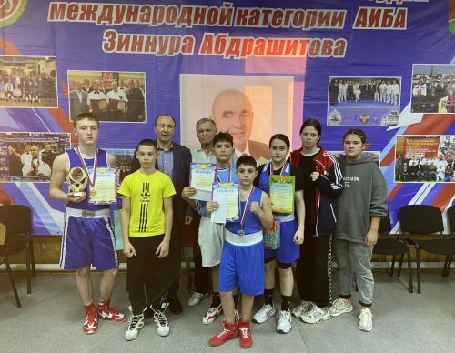 Бавлинские боксёры завоевали призовые места турнира в Азнакаево