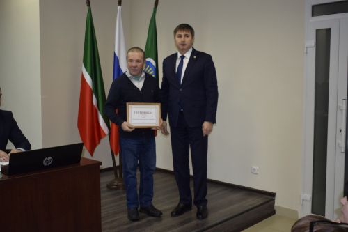 Бавлинские владельцы ЛПХ получили доильные аппараты