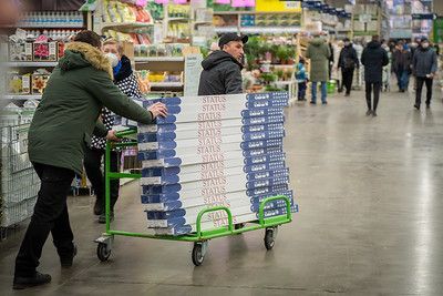 Продавцу облицовочной плитки рекомендовано вернуть товар покупателю из-за неподходящего цвета