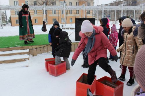 На центральной площади Бавлов жители встретили Масленицу