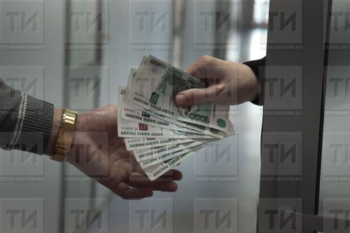 В РТ мужчина предложил взятку сотрудникам Госалкогольинспекции