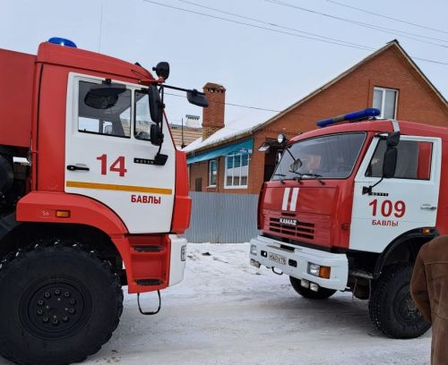 В Бавлах на улице Новая загорелся частный дом