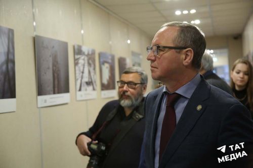 Сегодня открылась выставка фотографа «Татар-информа»