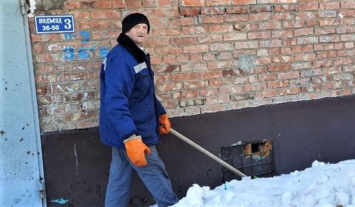 Бавлинский дворник: «Приятно слышать слова благодарности от жителей»