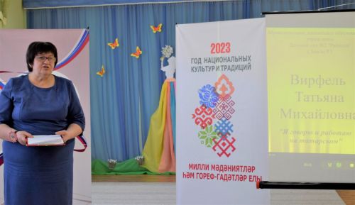 Баулының рус телле  тәрбиячеләре татарча да сөйләшә һәм эшли