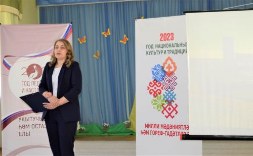Баулының рус телле  тәрбиячеләре татарча да сөйләшә һәм эшли