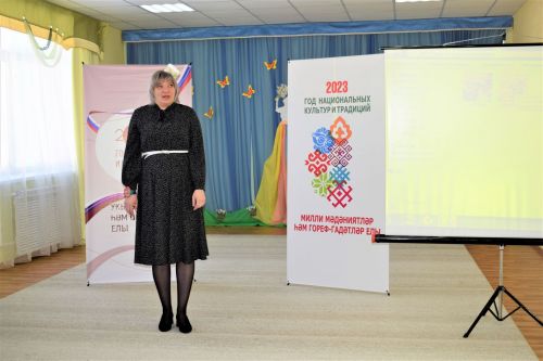 Баулының рус телле  тәрбиячеләре татарча да сөйләшә һәм эшли