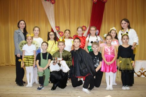Кызылъярның кечкенә артистлары зур сәхнә турында хыяллана