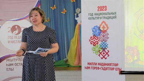Баулының рус телле  тәрбиячеләре татарча да сөйләшә һәм эшли