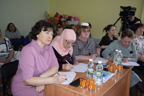 Баулының рус телле  тәрбиячеләре татарча да сөйләшә һәм эшли