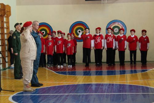 Песни и строй бавлинских юнармейцев