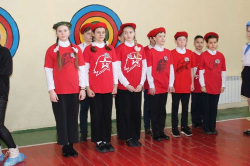 Песни и строй бавлинских юнармейцев