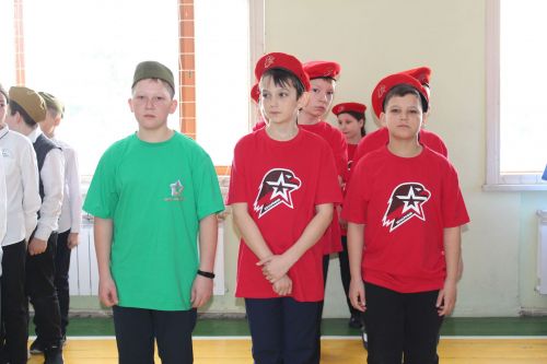 Песни и строй бавлинских юнармейцев