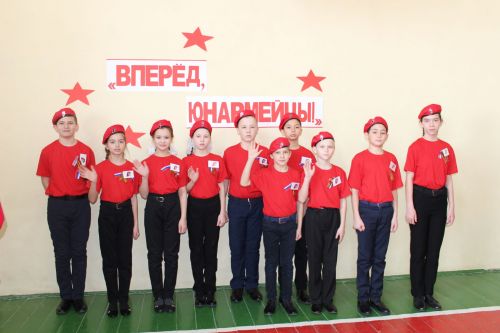 Песни и строй бавлинских юнармейцев