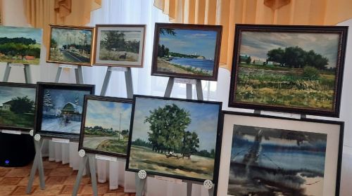 Любовались пейзажами: В бавлинском музее открылась выставка картин