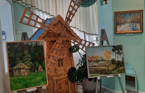 Любовались пейзажами: В бавлинском музее открылась выставка картин