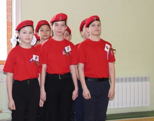 Песни и строй бавлинских юнармейцев
