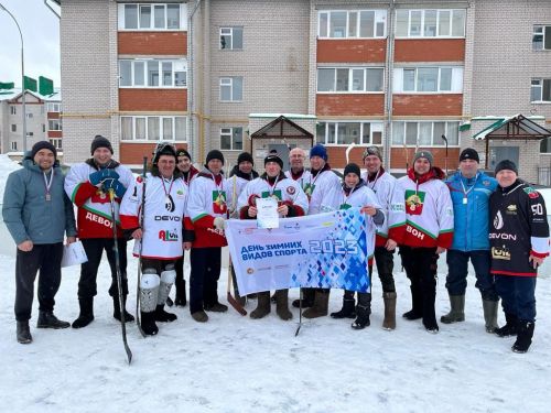 Бавлинцы вышли на лёд в валенках