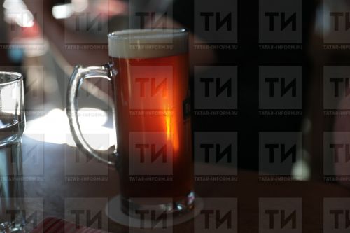 Чрезмерное употребление пива может привести к росту груди у мужчин