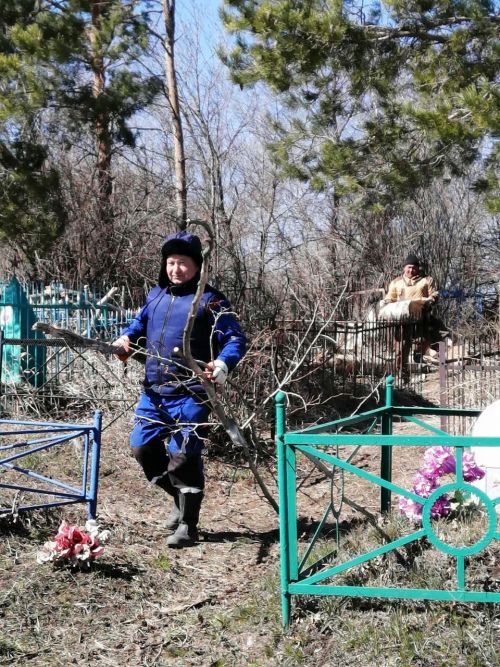 Сделали благое дело: В бавлинском селе очистили кладбище