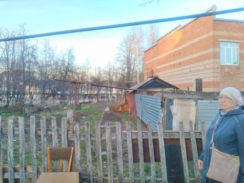 Жители домов по улице Гоголя в ожидании обновлённого двора