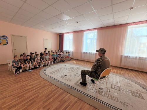 Бавлинский боец СВО посетил воспитанников детского сада
