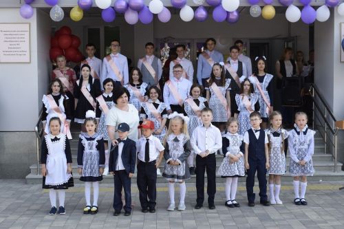 Прощание со школьными годами: пятая школа Бавлов провела «Последний звонок»