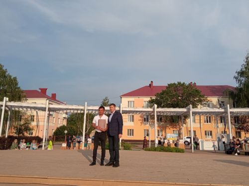 В Бавлах прошёл праздничный концерт в честь Дня российского предпринимательства