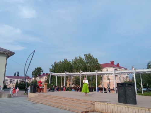 В Бавлах прошёл праздничный концерт в честь Дня российского предпринимательства