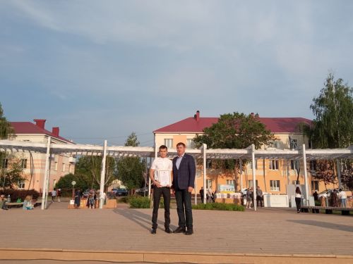 В Бавлах прошёл праздничный концерт в честь Дня российского предпринимательства