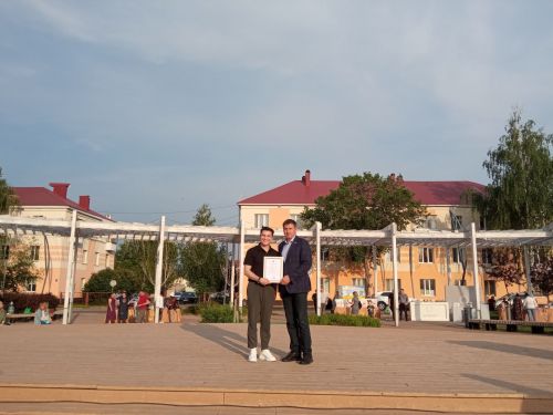 В Бавлах прошёл праздничный концерт в честь Дня российского предпринимательства