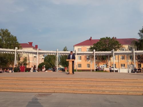 В Бавлах прошёл праздничный концерт в честь Дня российского предпринимательства