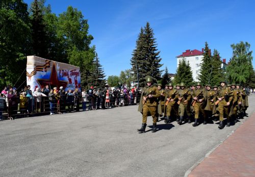 В Бавлах отмечают День Победы