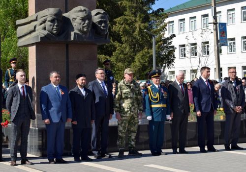В Бавлах отмечают День Победы
